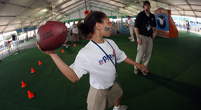 girl_throwing_102210_top